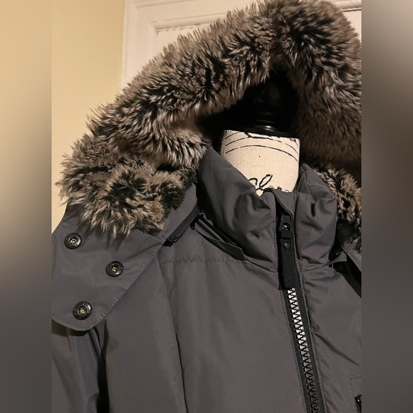 HALITECH Gray Puffer Coat with Faux Fur Hood and Slim Fit - Picture 8 of 12